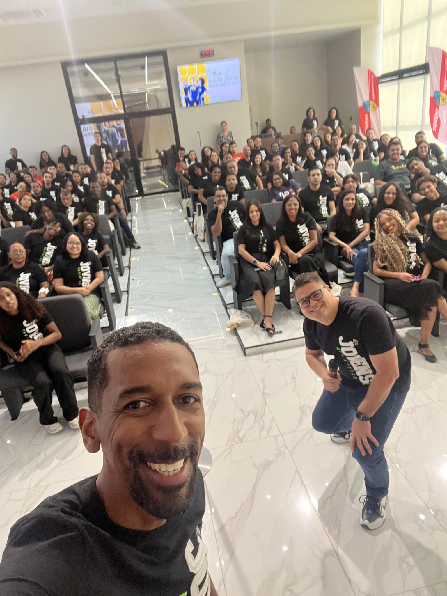Israel Elias em palestra, treinamento e interação com o público