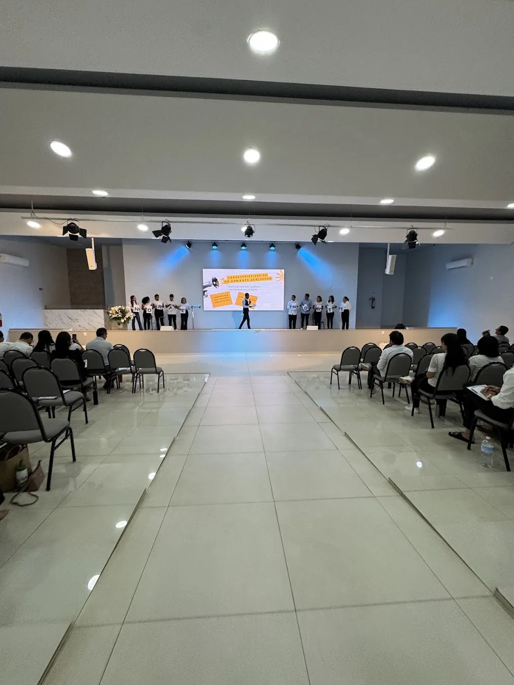 Palestra Ludicidade e Dinamização da Educação para professores da escola adventista em Parauapebas